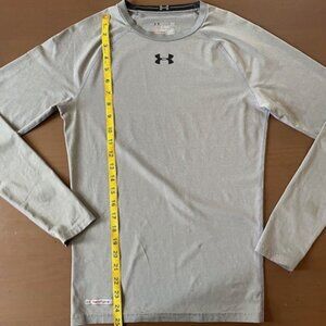 Under Armour Long Sleeve Heat Gear; Color: Grey; Size; Large